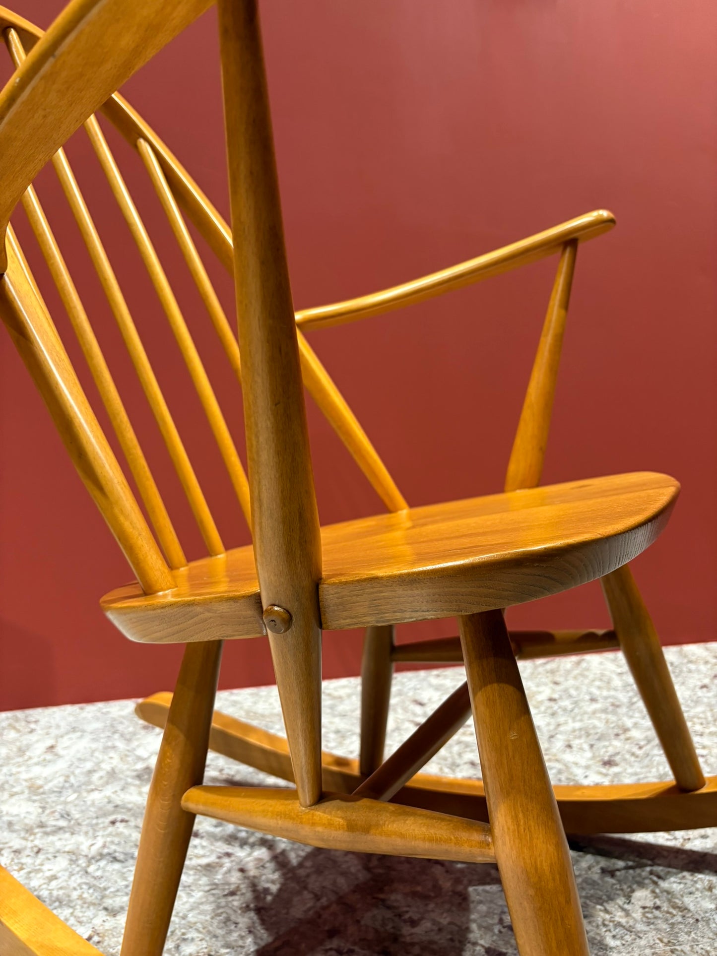 QV25002, 英國 ,ERCOL ,Quaker rocking armchair 扶手搖椅