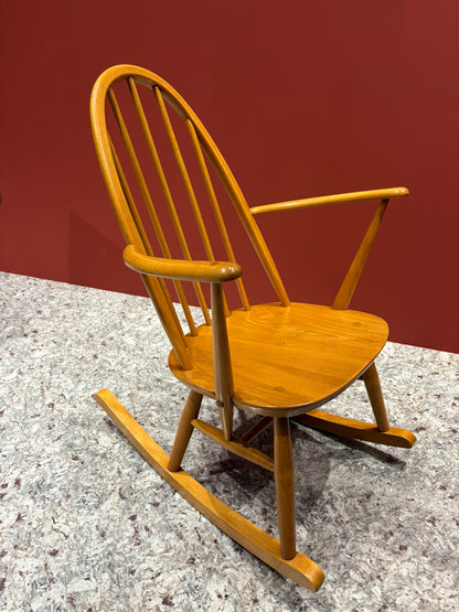 QV25002, 英國 ,ERCOL ,Quaker rocking armchair 扶手搖椅