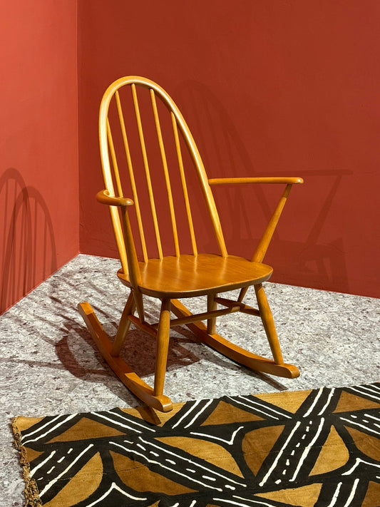 QV25002, 英國 ,ERCOL ,Quaker rocking armchair 扶手搖椅