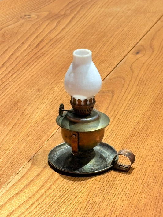 QV26005, 法國, 微型煤油燈座