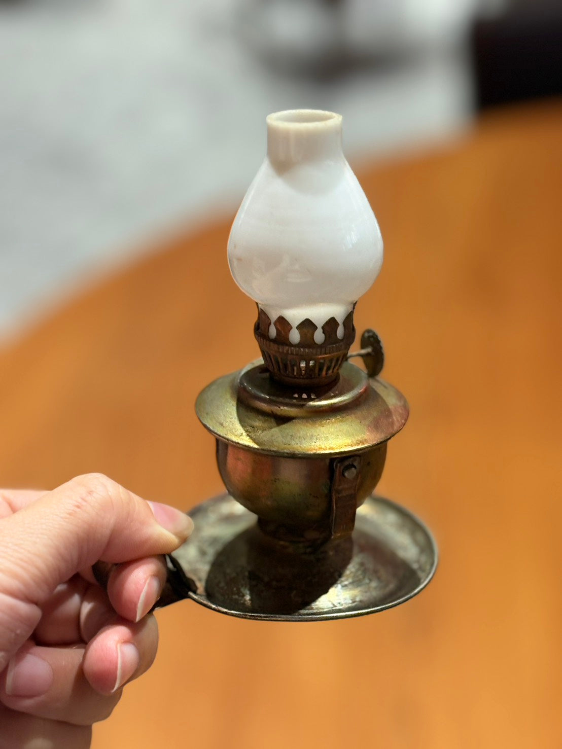 QV26005, 法國, 微型煤油燈座