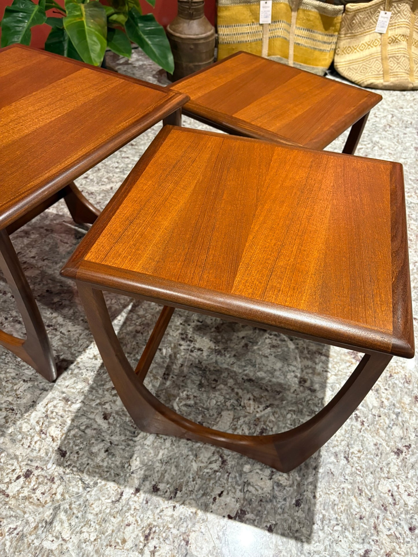 QV25009, 英國 ,G-plan ,Astro Nest table 巢式小桌組