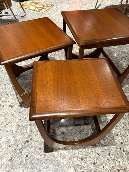 QV25009, 英國 ,G-plan ,Astro Nest table 巢式小桌組