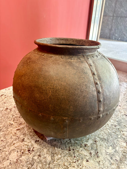 QV25024, 印度, 老鐵壺器