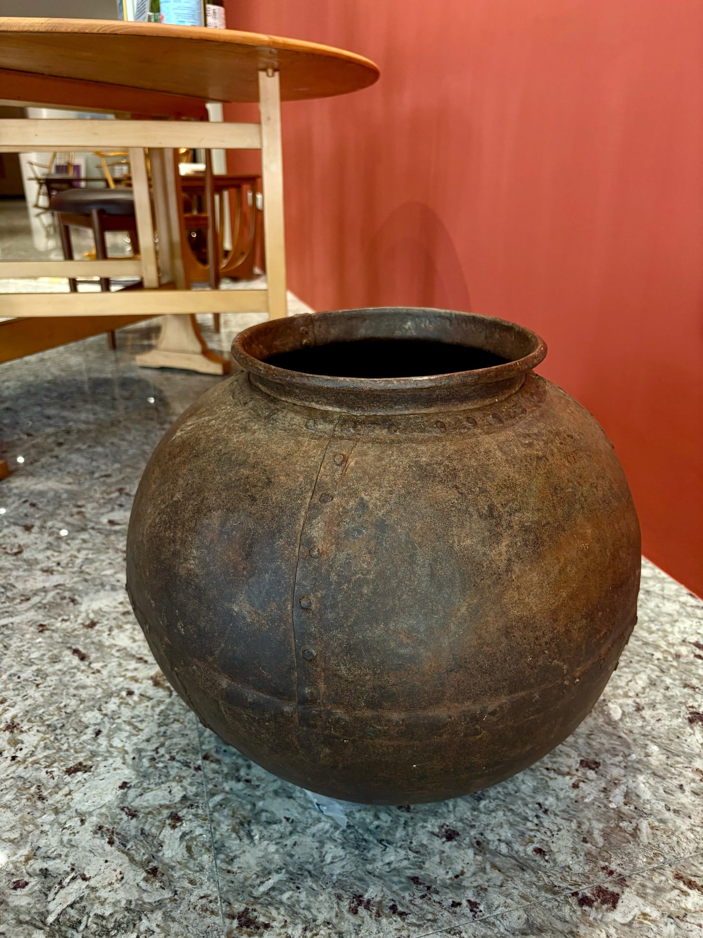 QV25024, 印度, 老鐵壺器