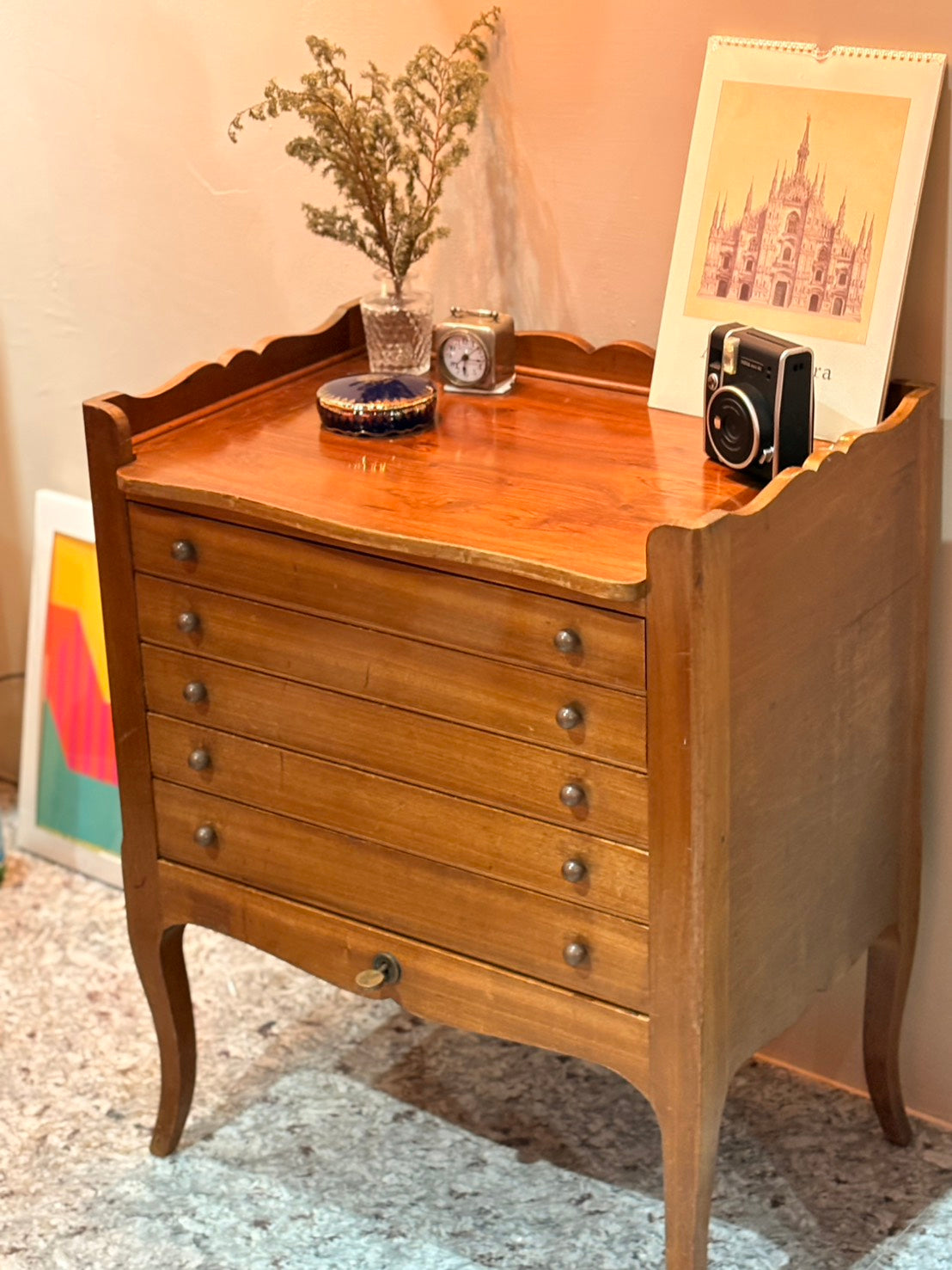 QV25030, 法國 , 展示櫃