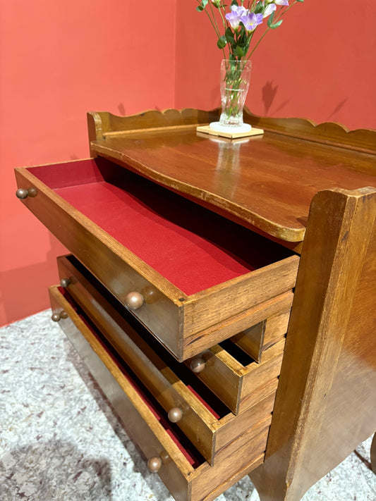 QV25030, 法國 , 展示櫃