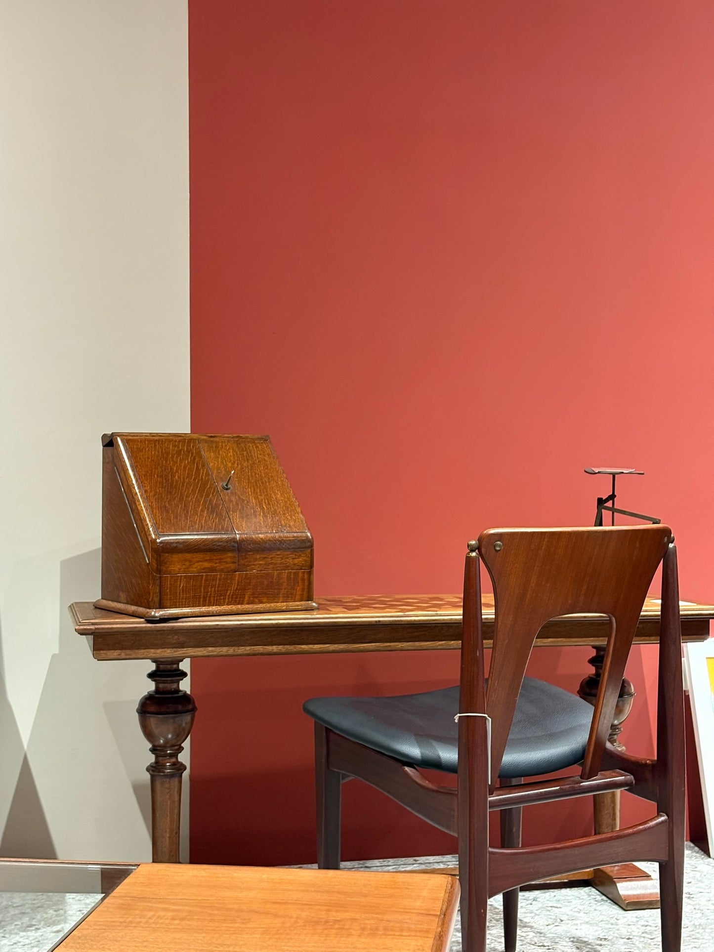 QV25033, 法國 , 桌上書信收納櫃