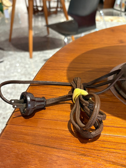 QV25039, 老件 飛碟燈