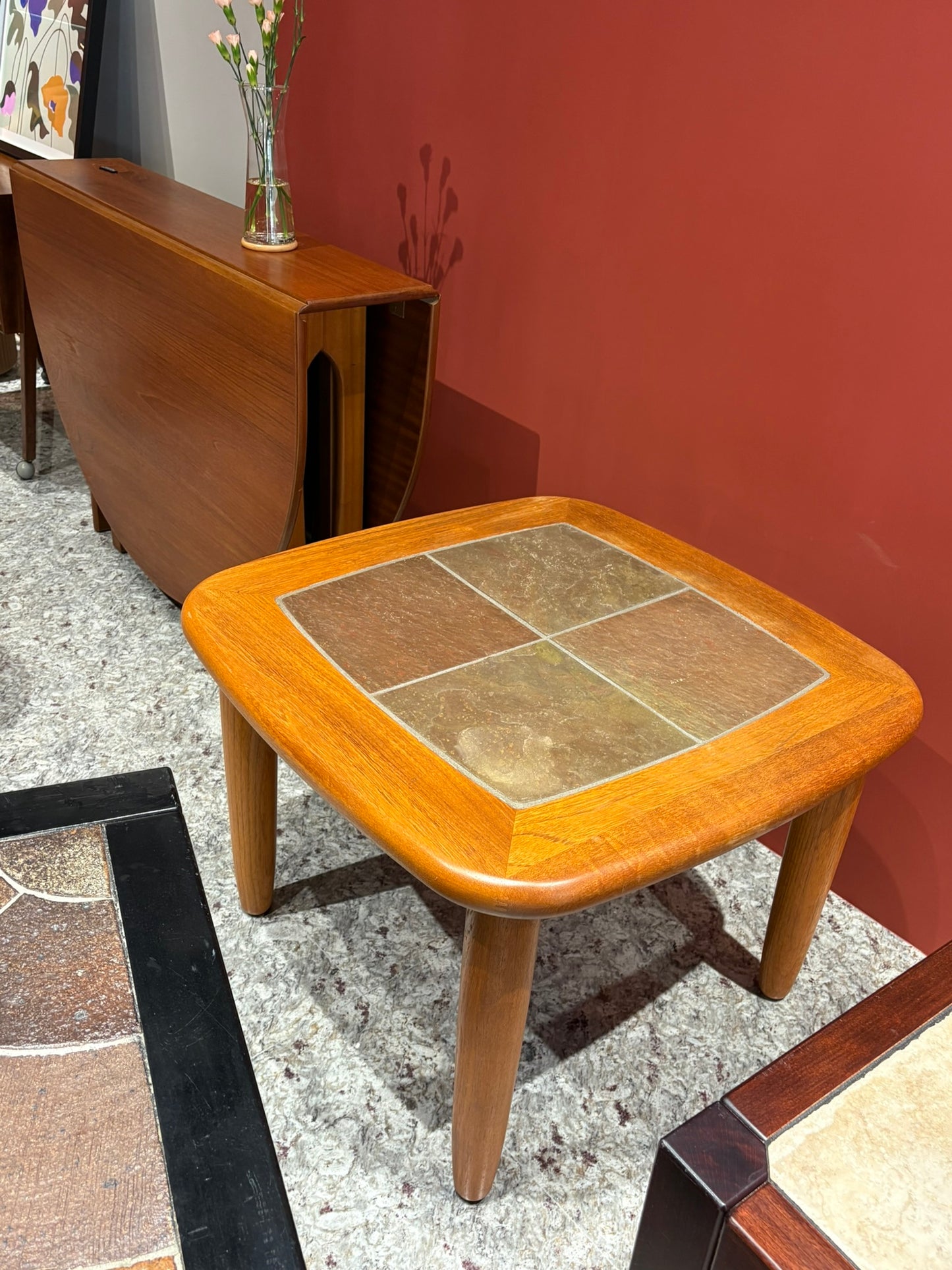 QV25045, 丹麥, Haslev, Tile top coffee table