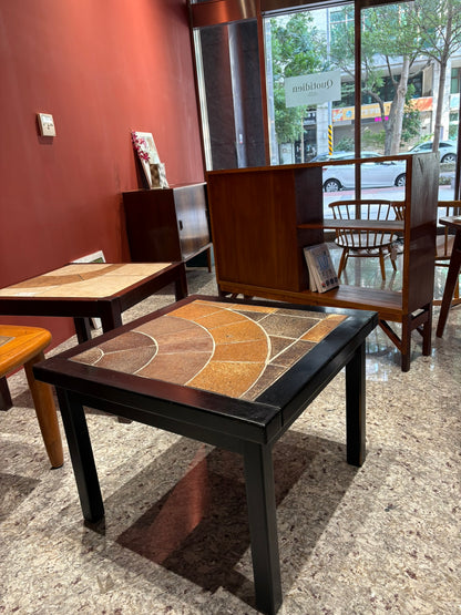 QV25046, 丹麥, Haslev, Tile top coffee table