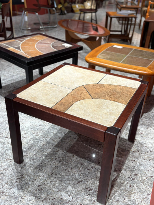 QV25047, 丹麥, Tile top coffee table