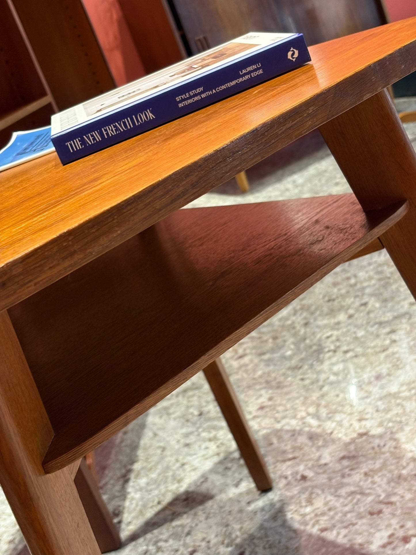 QV25048, 捷克, Dřevotvar, Side table