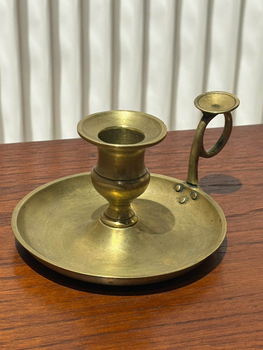 QV26004, 法國, 提把油燈座