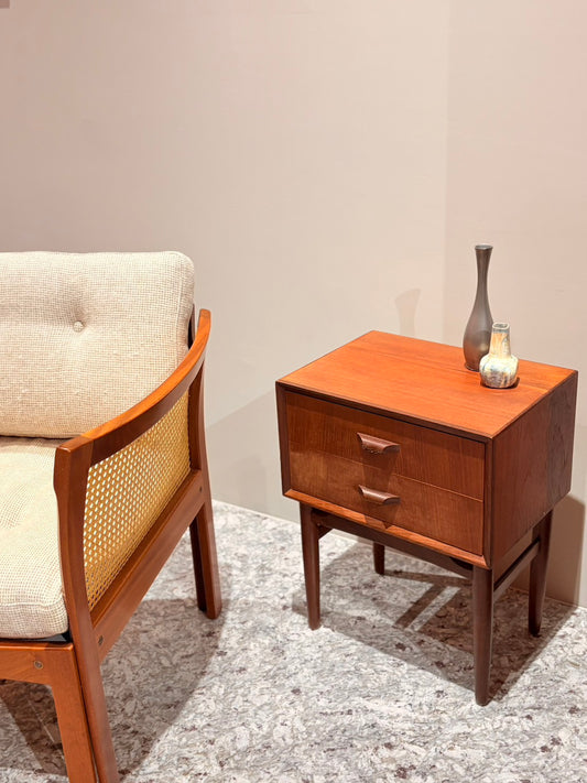 QV26041, 丹麥, Teak Chest of Drawers with two drawers