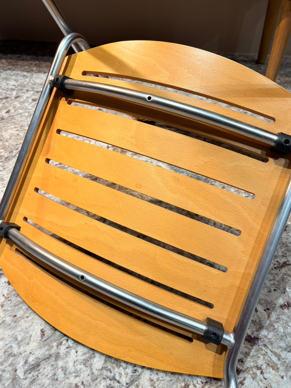 QV26045, 丹麥, Fritz Hansen, Kasper Salto, Runner Chair 無扶手單椅 (無標籤,椅背處有小裂痕)