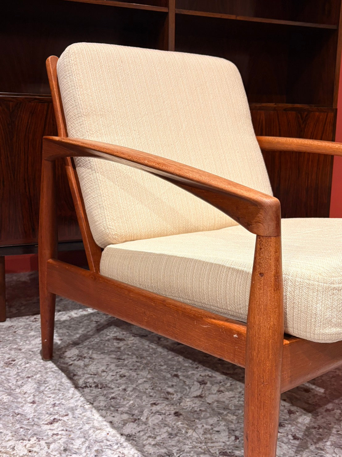 QV26047, 丹麥, Kai Kristiansen Paper Knife Lounge Chair, Model 121, Magnus Olesen  (單件販售)