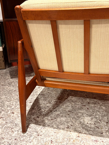 QV26047, 丹麥, Kai Kristiansen Paper Knife Lounge Chair, Model 121, Magnus Olesen  (單件販售)