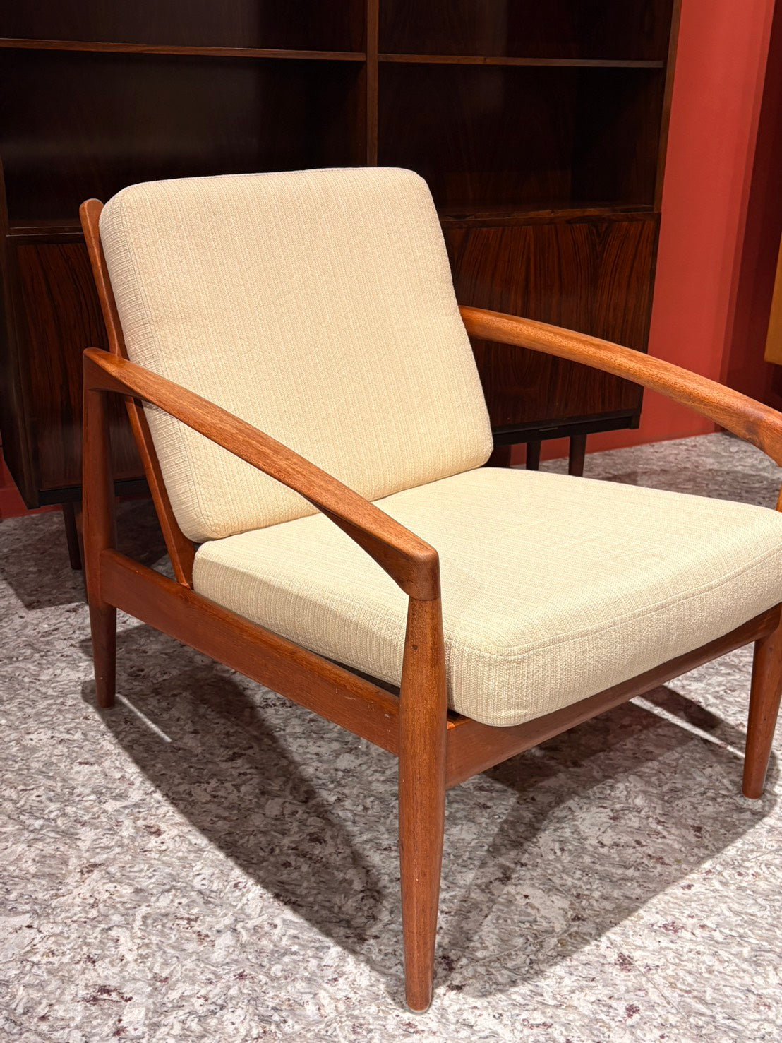 QV26047, 丹麥, Kai Kristiansen Paper Knife Lounge Chair, Model 121, Magnus Olesen  (單件販售)