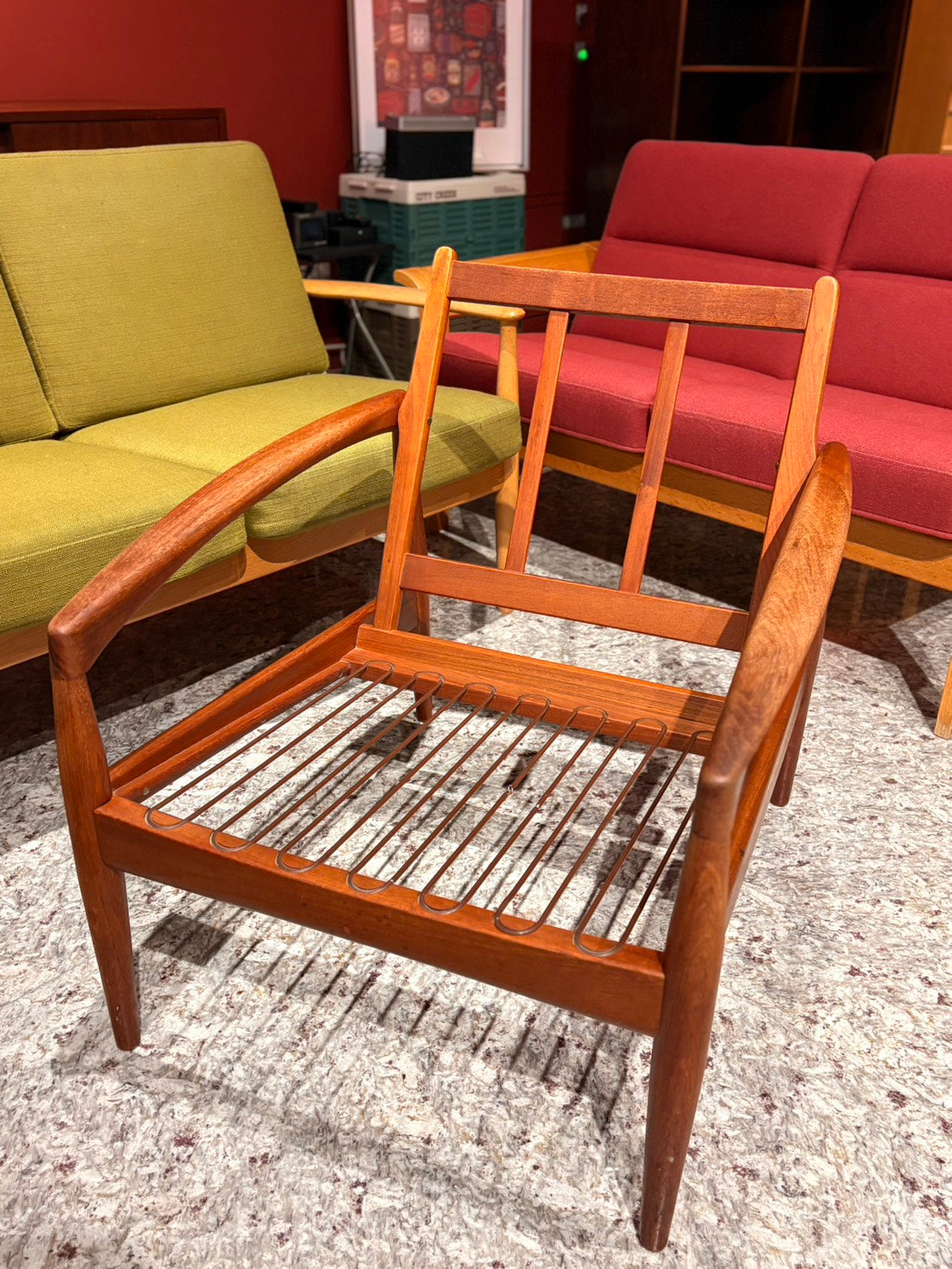 QV26048, 丹麥, Kai Kristiansen Paper Knife Lounge Chair, Model 121 , Magnus Olesen  (單件販售)