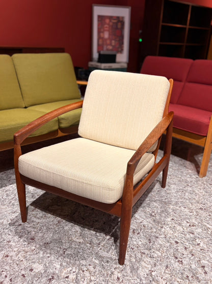 QV26048, 丹麥, Kai Kristiansen Paper Knife Lounge Chair, Model 121 , Magnus Olesen  (單件販售)