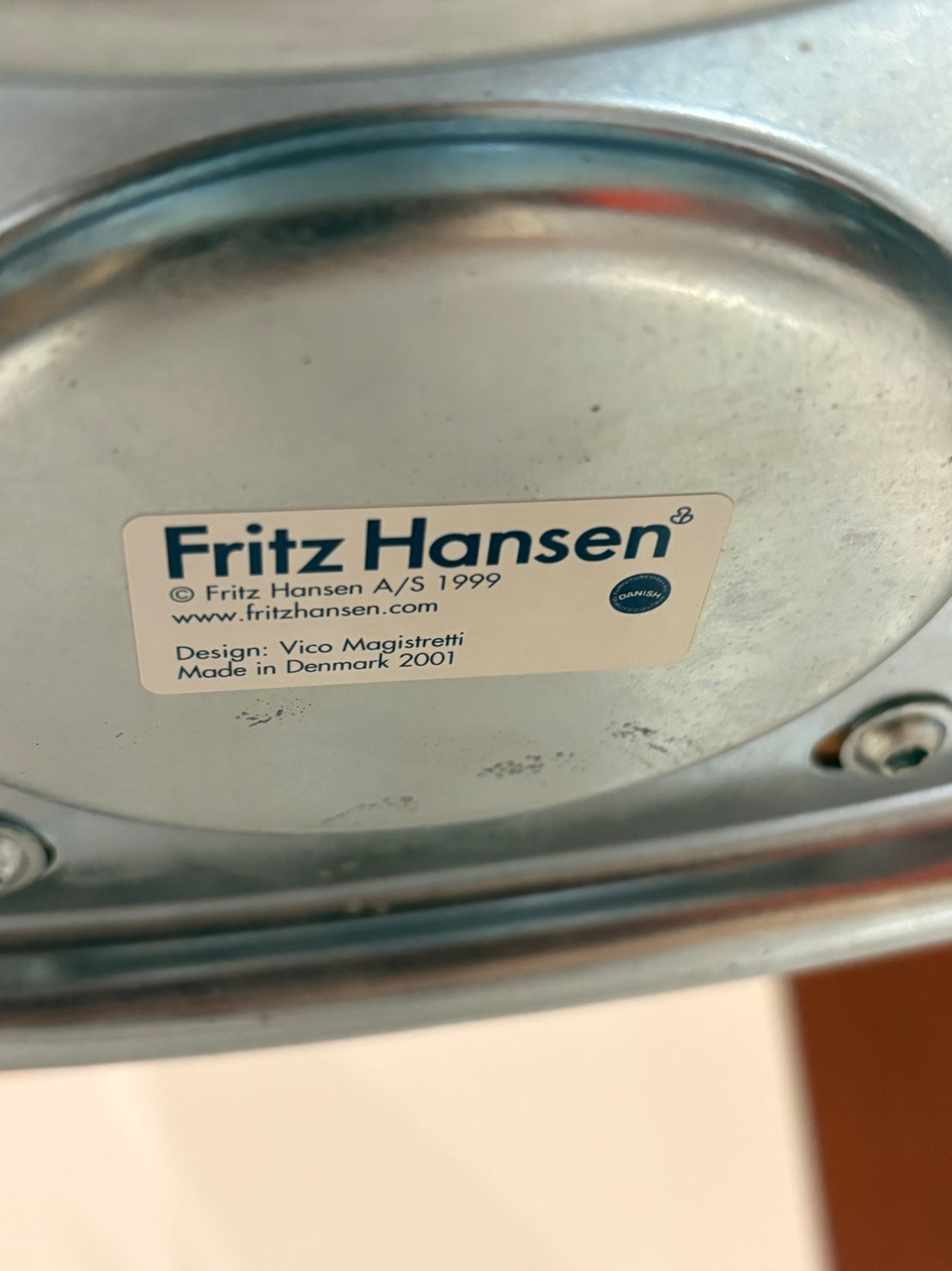 QV26056, 丹麥, Vico Duo, orange/matte silver, Fritz Hansen