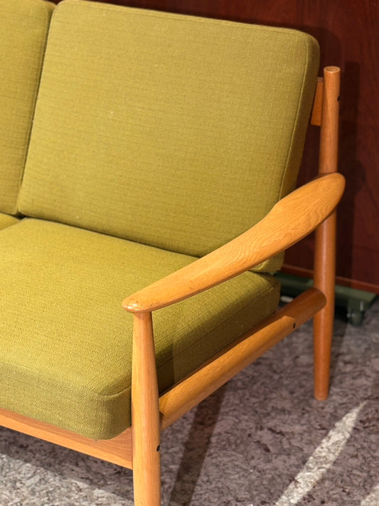 QV26064, 丹麥, 3-seater sofa model 118, Grete Jalk for France & Son