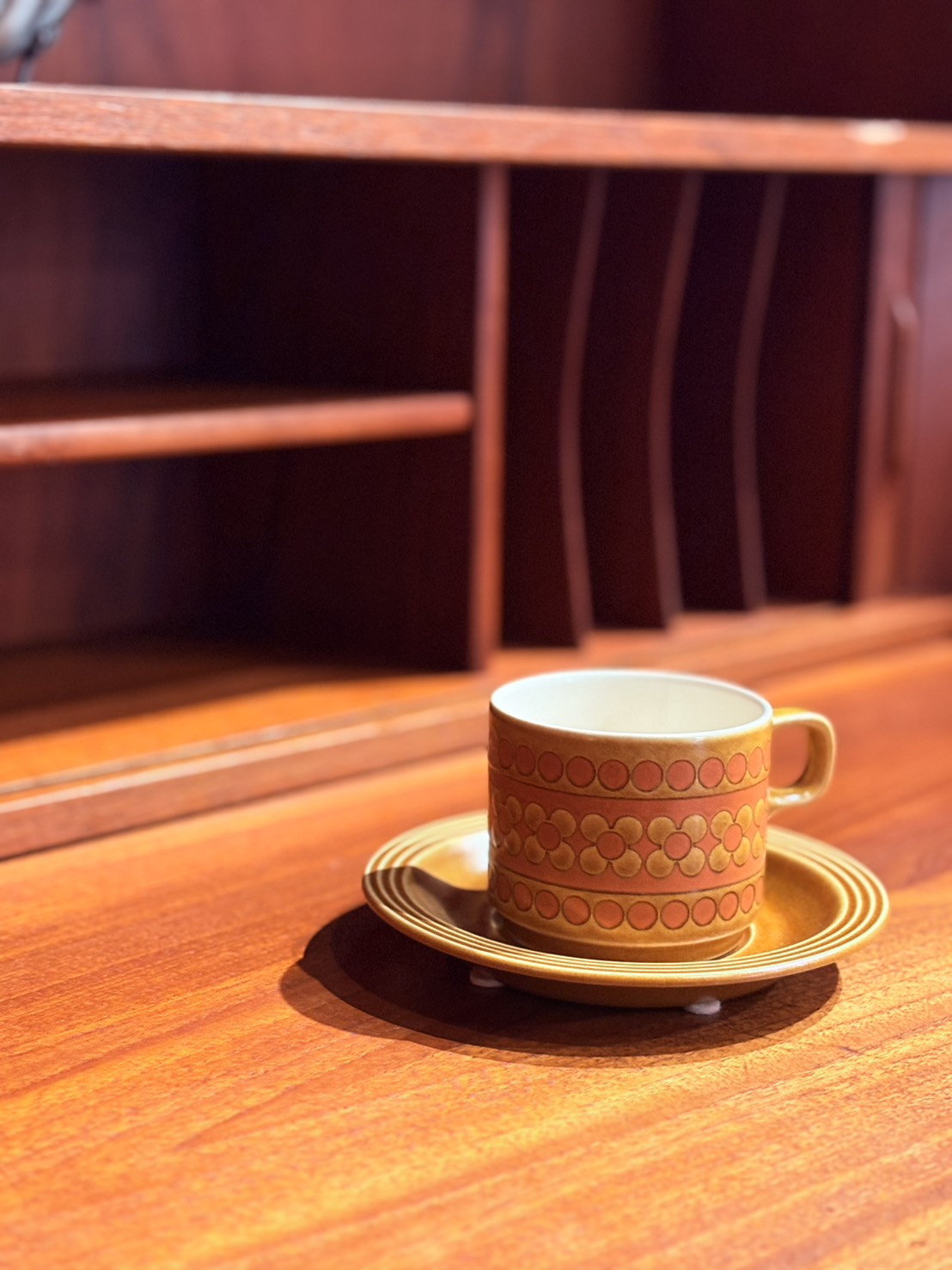 QV26070, 英國, HORNSEA POTTERY 杯盤租 _Saffron