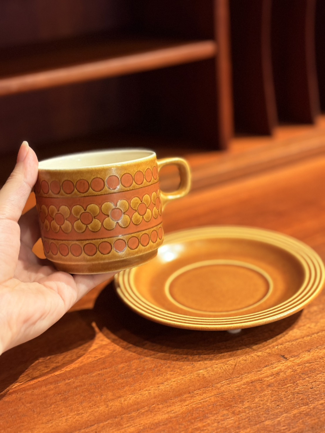 QV26070, 英國, HORNSEA POTTERY 杯盤租 _Saffron