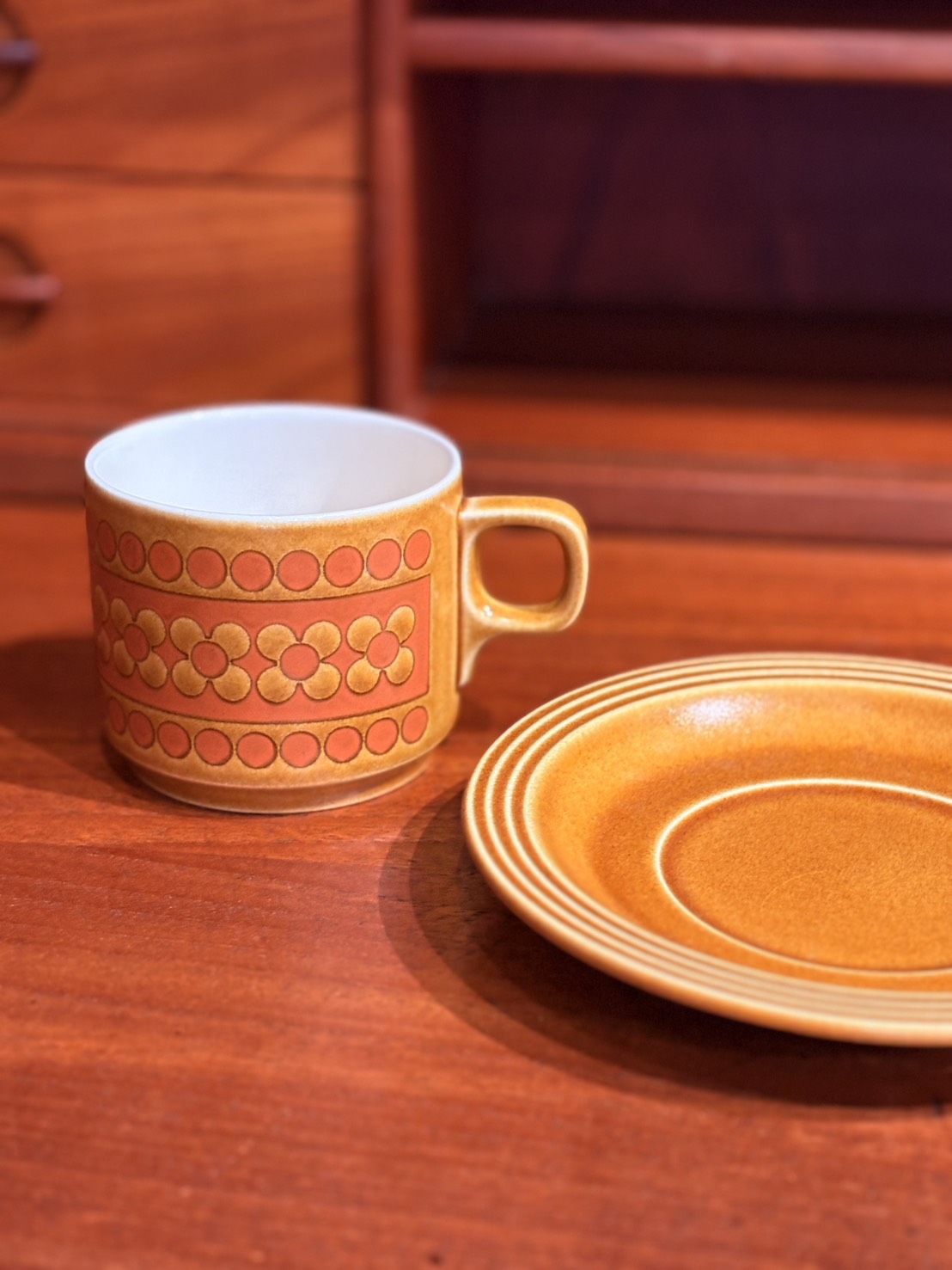 QV26070, 英國, HORNSEA POTTERY 杯盤租 _Saffron