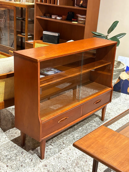 QV26084, 英國, Jentique Teak Display Cabinet, 1960s