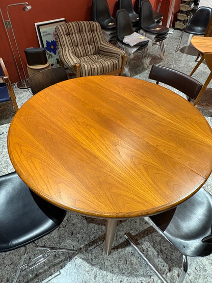QV26085, 英國, G-Plan Fresco Round Extending Dining Table, 1960s